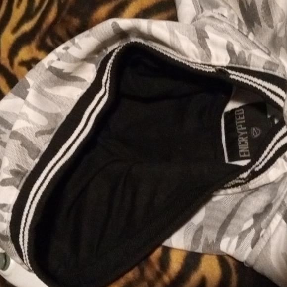 Encrypted Whiteout Camo "Streetwear" Hoodie - Picture 3 of 6